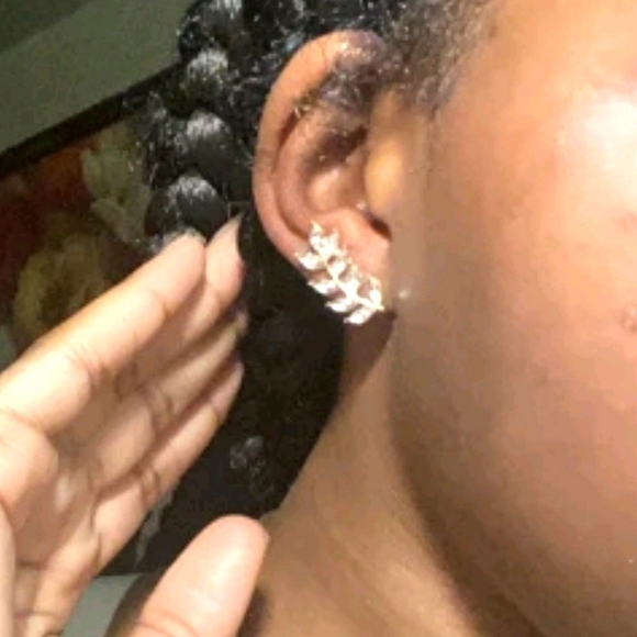 Gold Rhinestone stud Earrings clear Leaf Dainty small  ear climbers new 💖 2/$30 - Picture 10 of 12